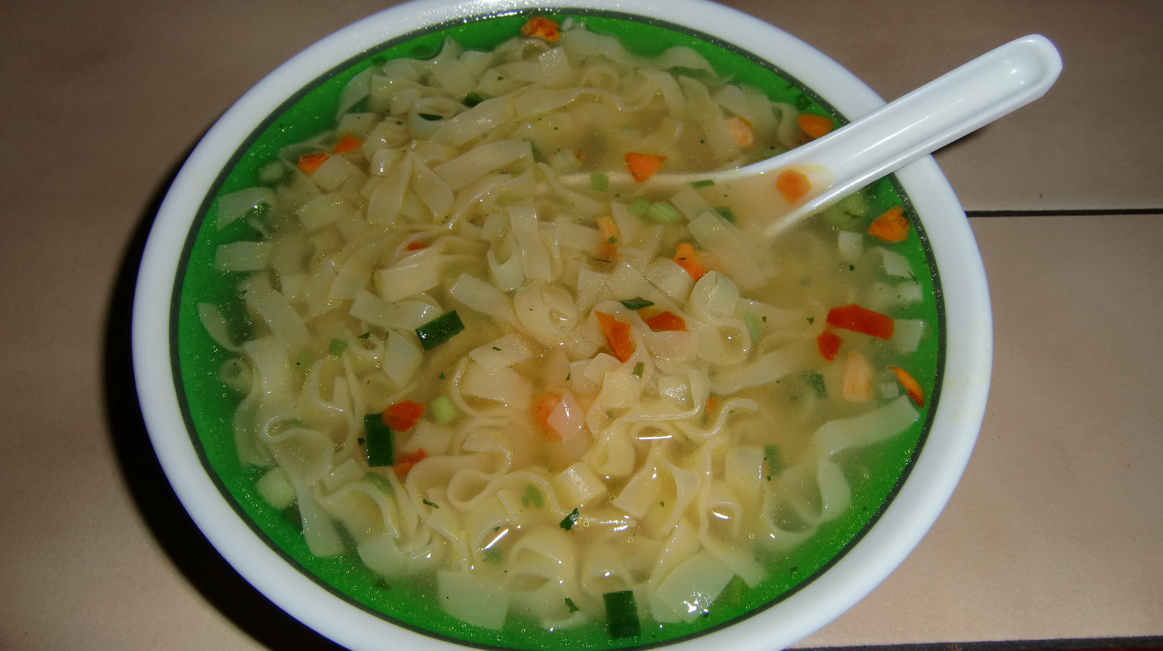 Asiatische Suppe mit Gemse und Nudeln (7)